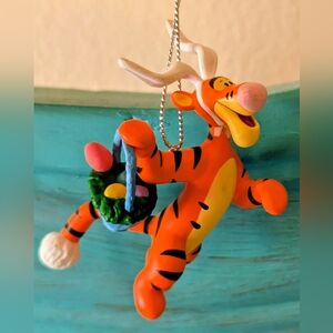 Vintage Hallmark Keepsake Ornament 1999 Tiggerific Easter Delivery